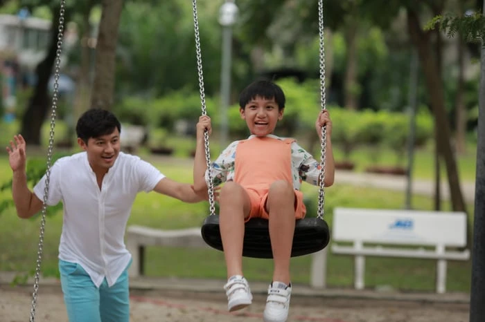 Bức tranh về tình cha mẹ đẹp và đầy ý nghĩa
